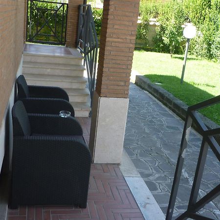 Villa Smeraldo Roma Infernetto Экстерьер фото